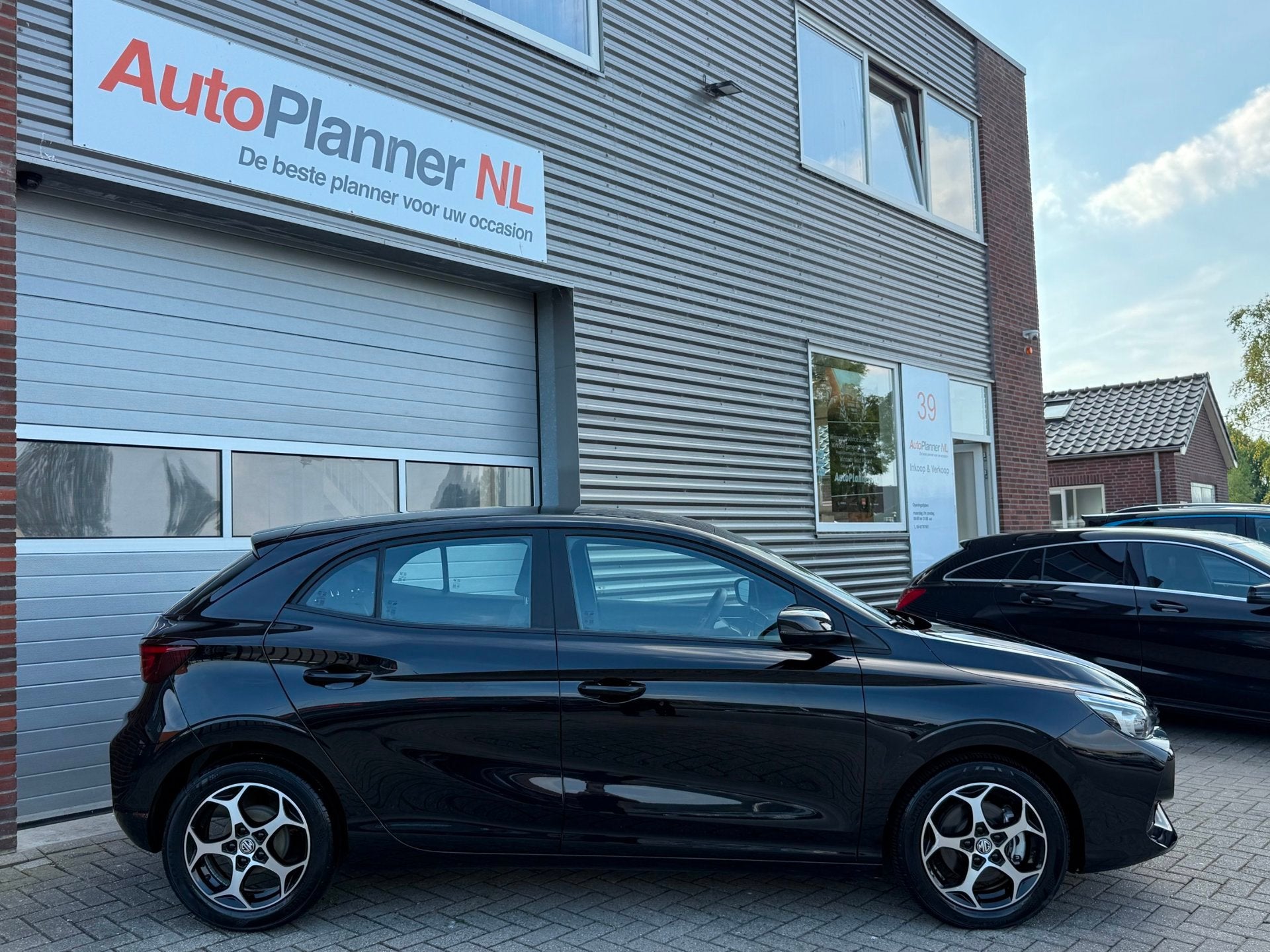 MG 3 1.5 Luxury! Incl. Btw! Camera! Led! Navi! Virtual!, Auto's, MG, Stof, Gebruikt, Zwart, Zwart