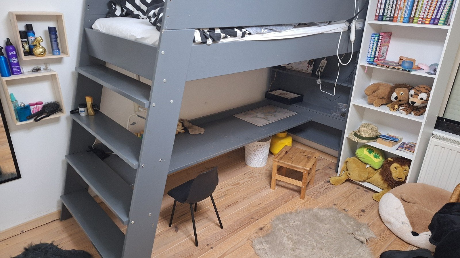 Hoogslaper van het merk Woood Juliën met bureau en opbergrui, Ophalen, Gebruikt, Eenpersoons, 160 tot 180 cm