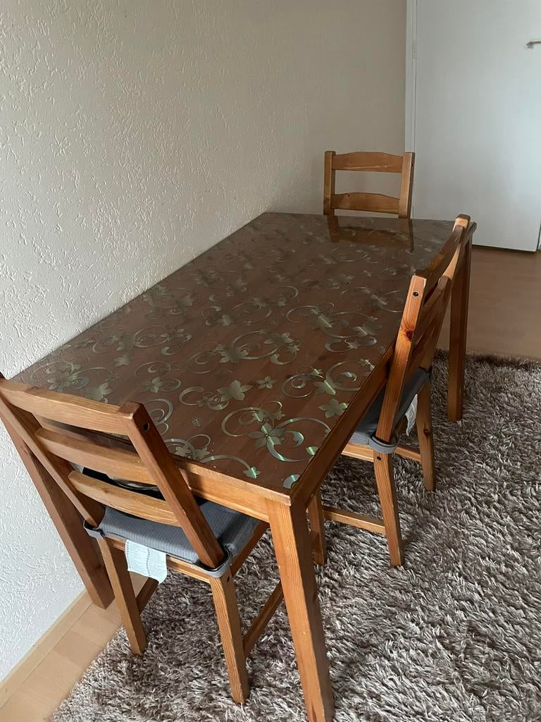 Eettafel en stoelen, Ophalen, Zo goed als nieuw, 4 tot 6 stoelen