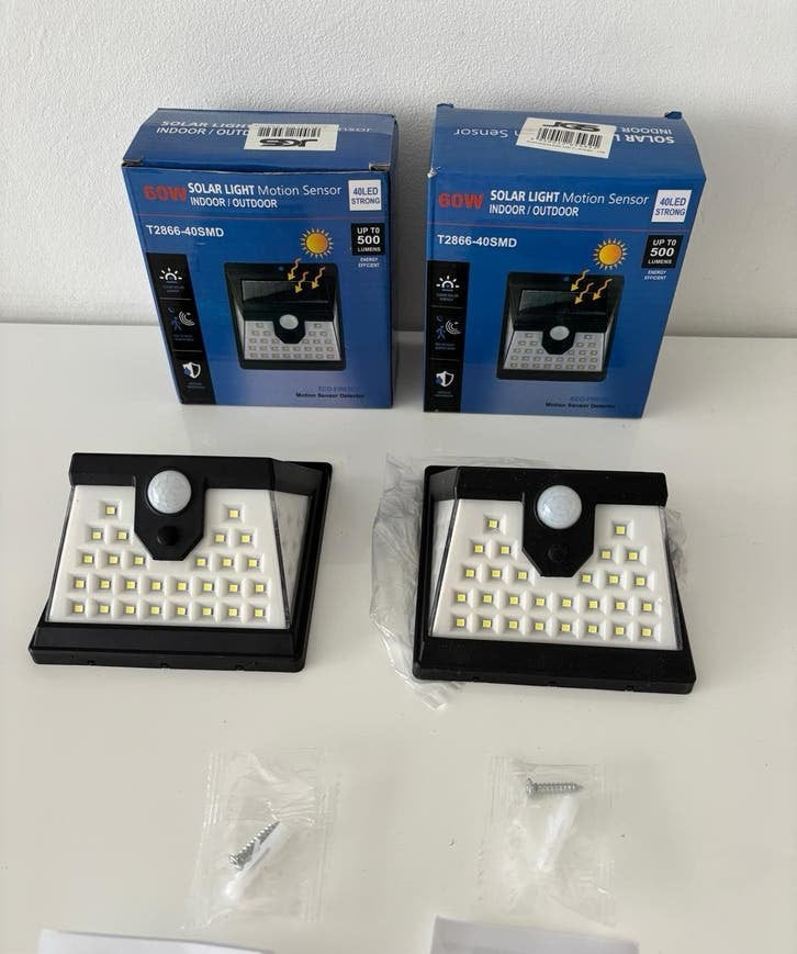 Solar 2 stuks Bewegingssensor Buitenlamp op zonneenergie, Ophalen, Zonne-energie, Wandlamp, Nieuw