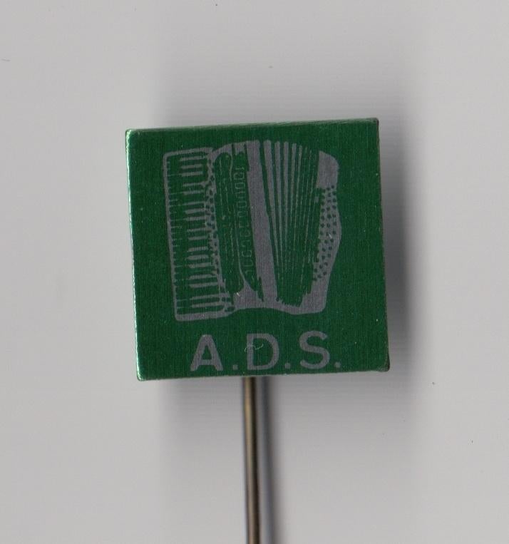 ADS Accordeon speldje, Gebruikt, Niet vindbaar, Niet vindbaar, Speldje of Pin