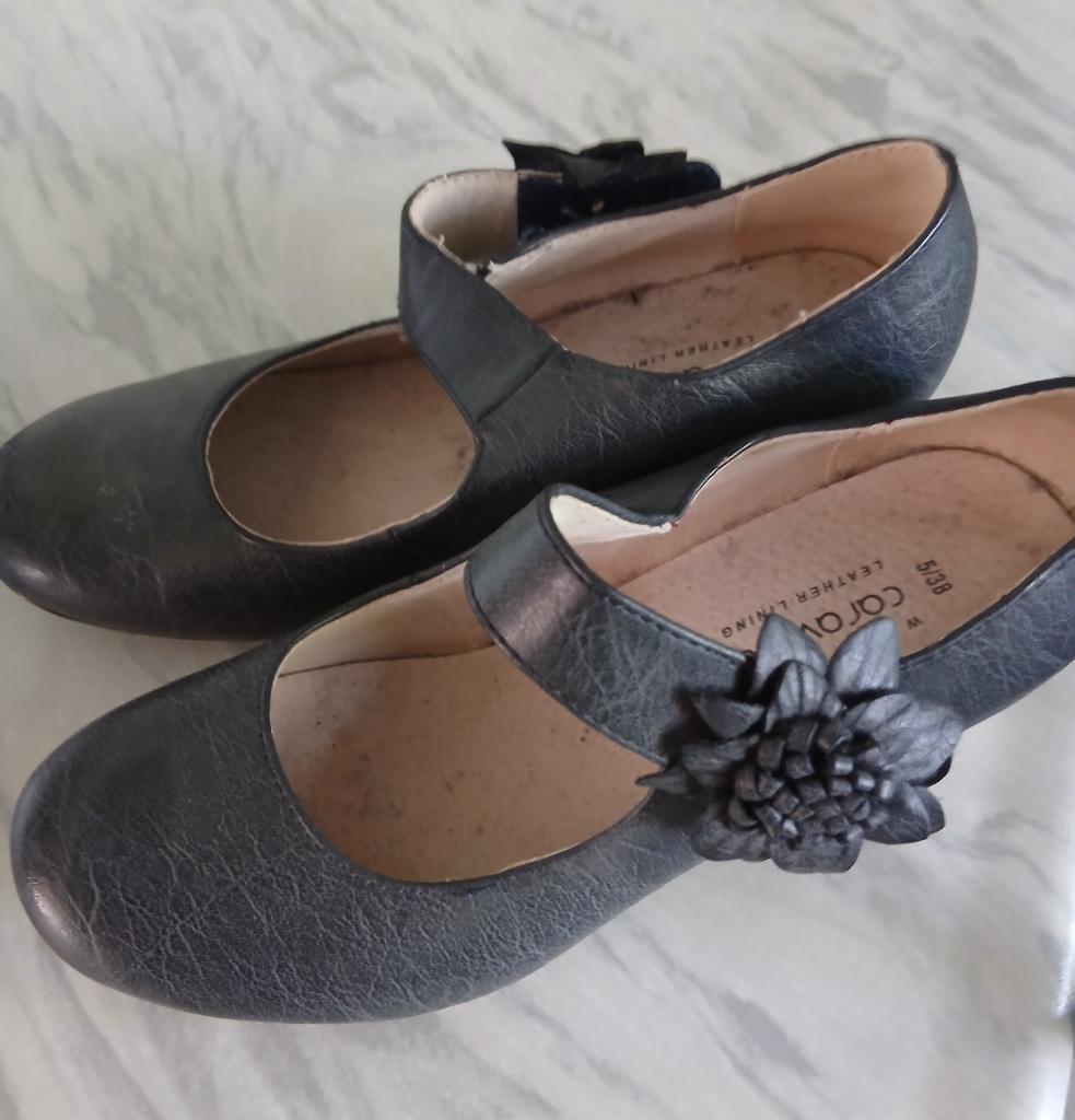 nieuwe grijze feestelijke schoenen maat 38, Schoenen met lage hakken, Caravelle, Nieuw, Ophalen of Verzenden