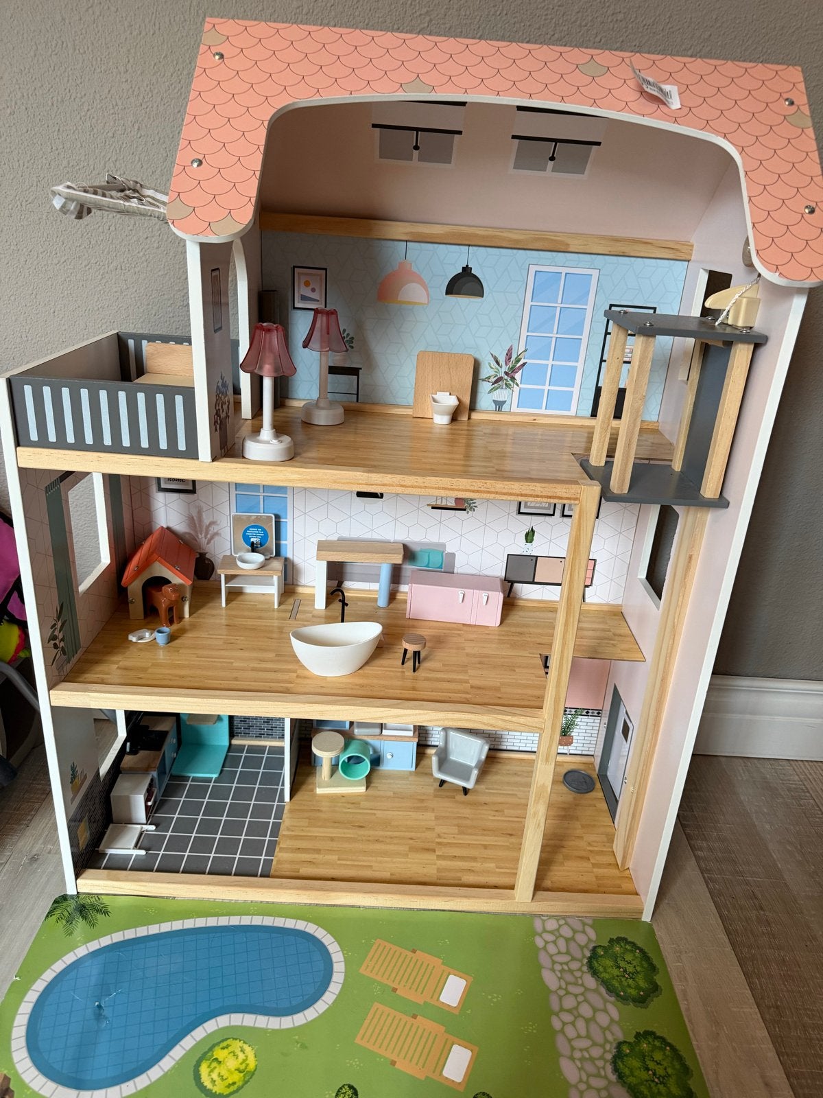 Groot Poppenhuis met Lift en Bel - Zo Goed als Nieuw, Ophalen, Zo goed als nieuw, Poppenhuis