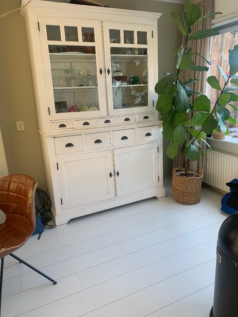 Witte buffetkast / servieskast met glas en lades