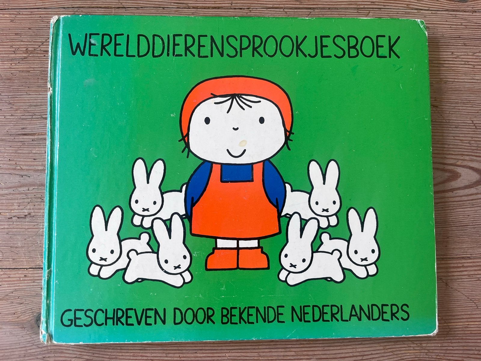 Werelddierensprookjesboek - Dick Bruna e.a., Ophalen of Verzenden, Gelezen