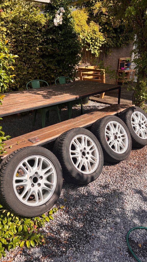 Winterbanden Volvo V40, Ophalen, Gebruikt, 16 inch, Banden en Velgen