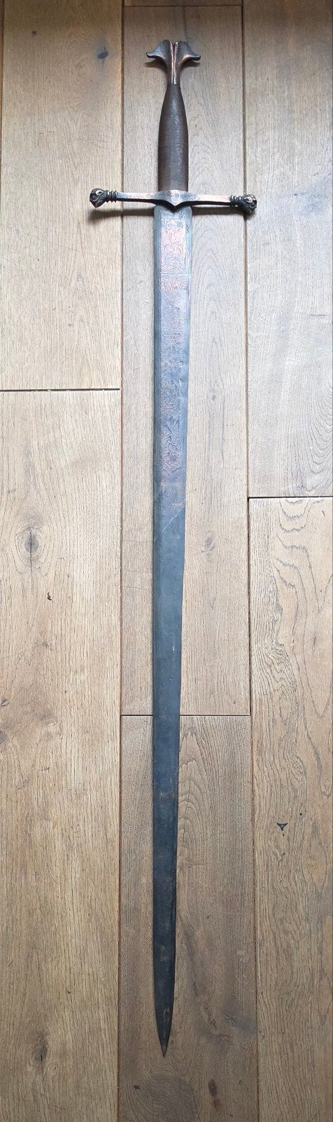 Decoratief Zwaard met Gedetailleerd Handvat en Klingen, Ophalen, Gebruikt