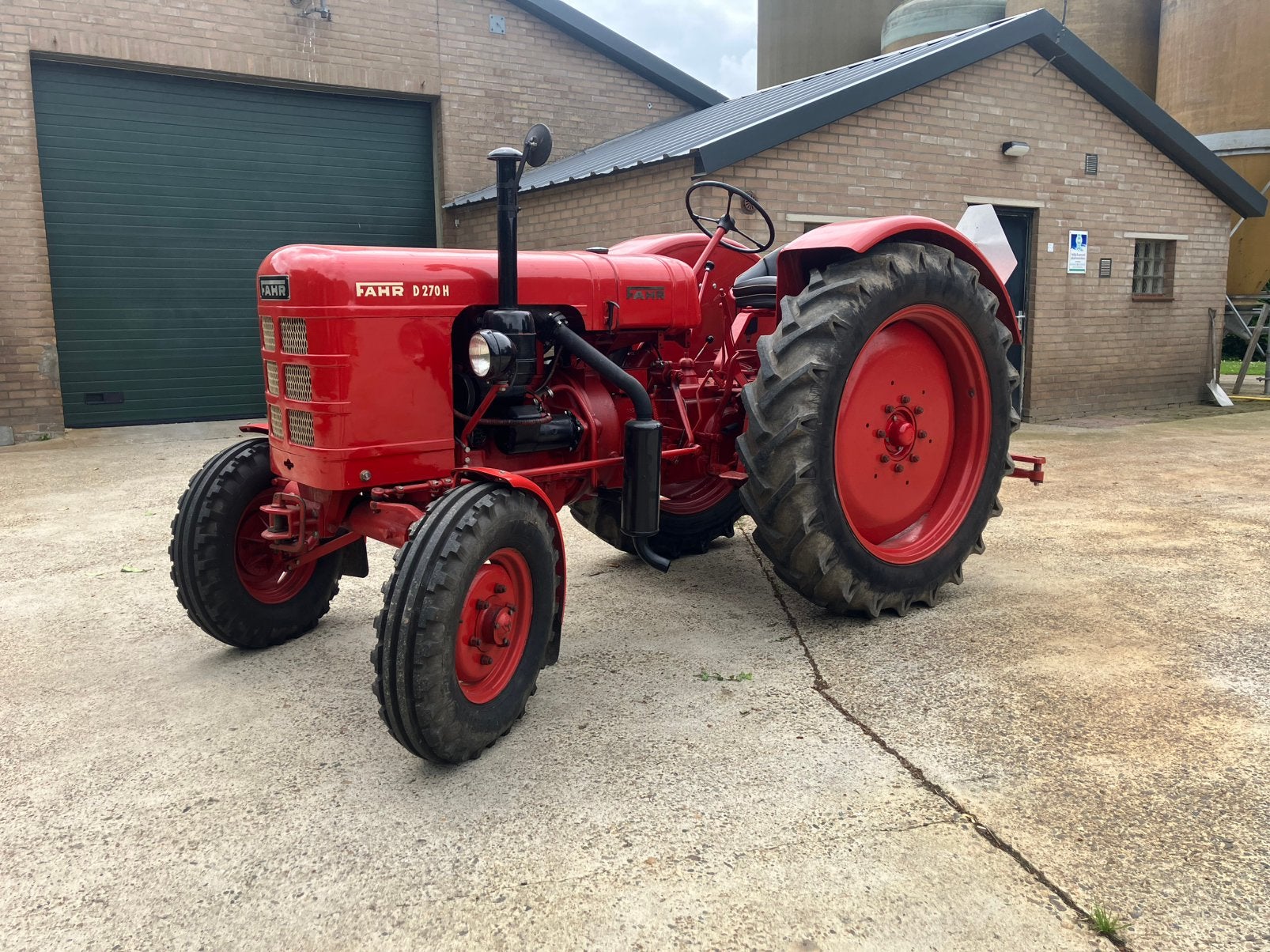 Oldtimer trekker Fahr D270H, Ophalen, Tractor of Landbouw
