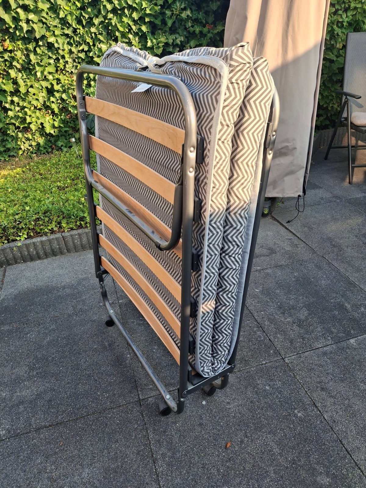 Logeerbed 190x80x32 cm, Ophalen, Eenpersoons, 190 cm of minder, Zo goed als nieuw