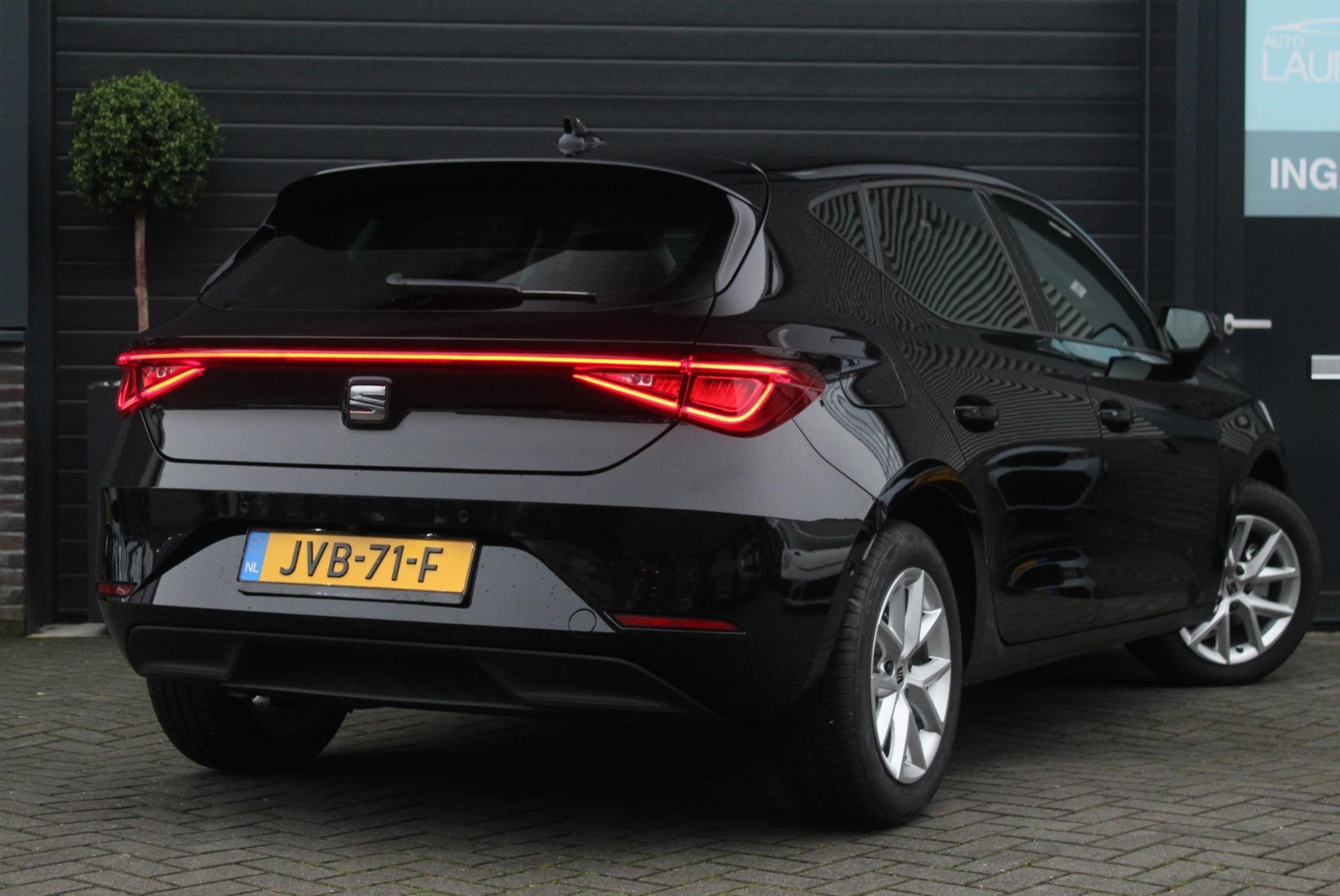SEAT Leon 1.5 eTSI Style Business Intense Automaat | Stoel e, Stof, 4 cilinders, Leon, 116 pk