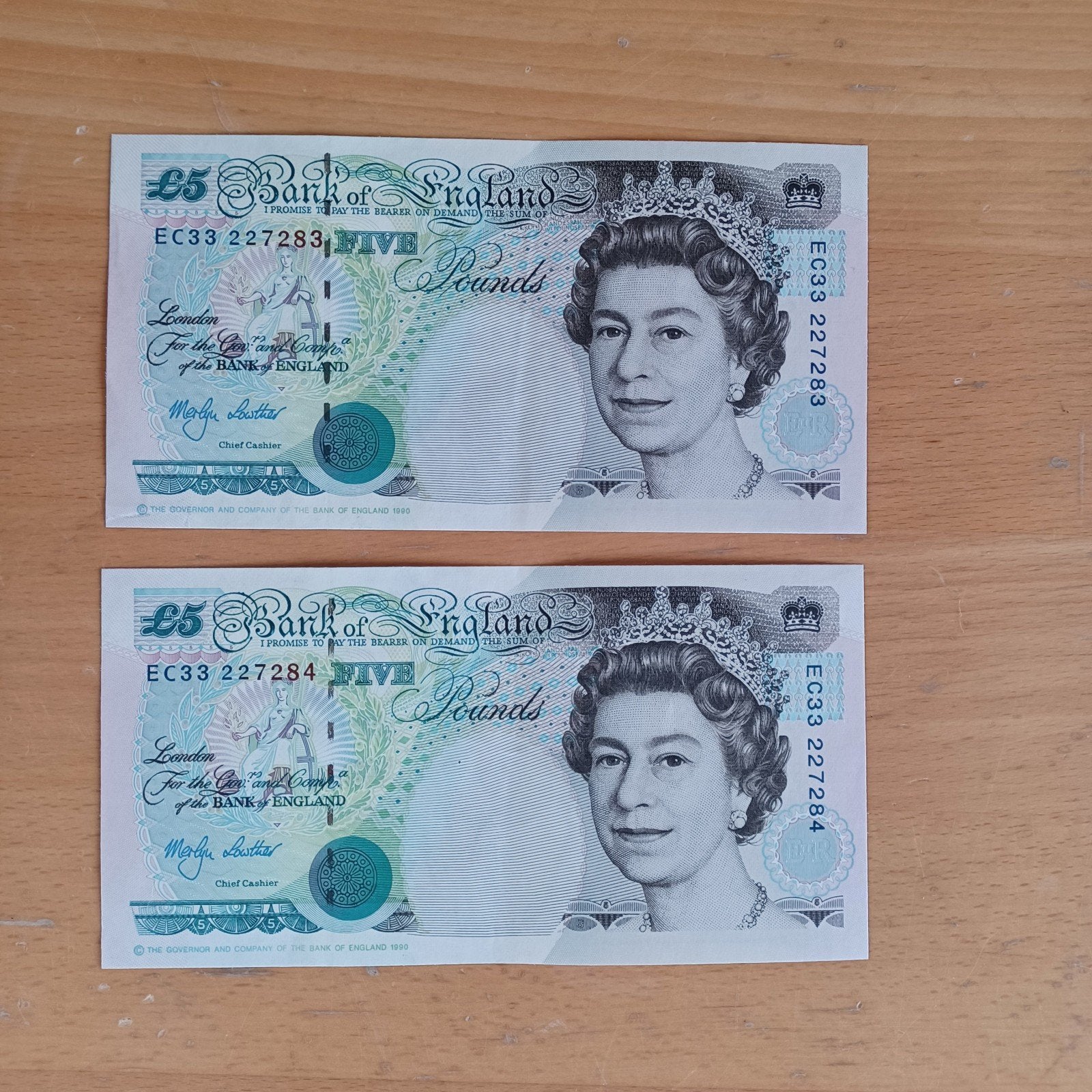 2x Engelse 5 Pond biljetten (Bank of England), Postzegels en Munten, Ophalen of Verzenden
