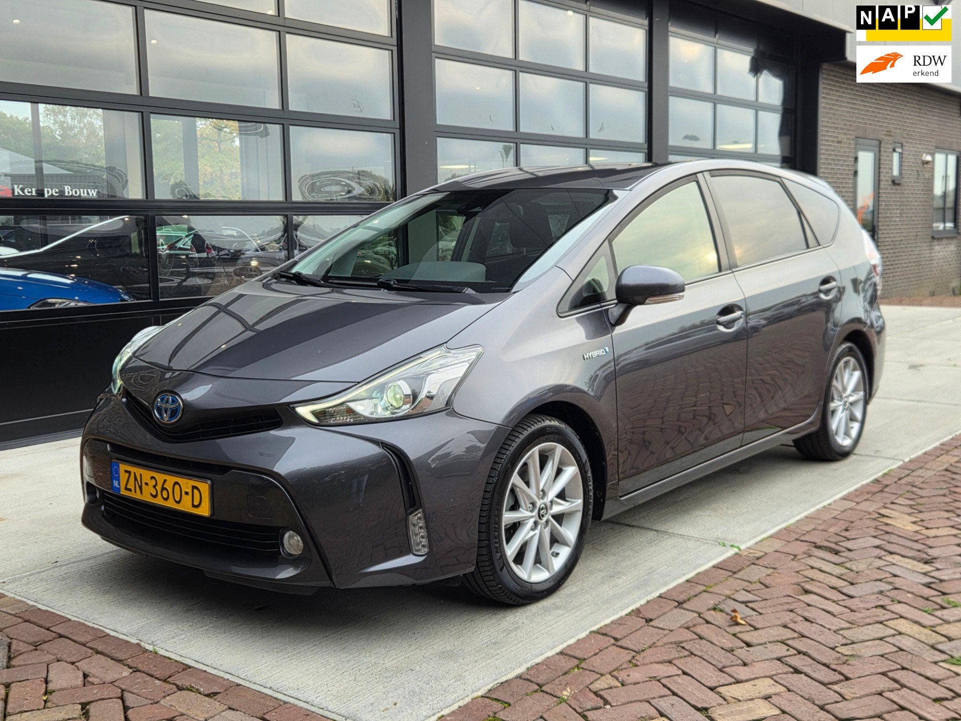 Toyota Prius +