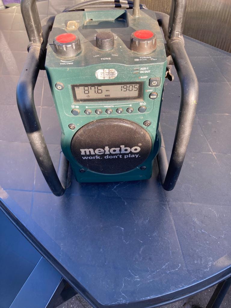 Metabo bouwradio met accu - Robuust en draagbaar, Ophalen, Gebruikt, Bouwradio