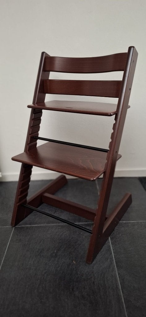 Stokke tripptrapp walnoot in nieuwstaat, Ophalen, Zo goed als nieuw, Meegroeistoel