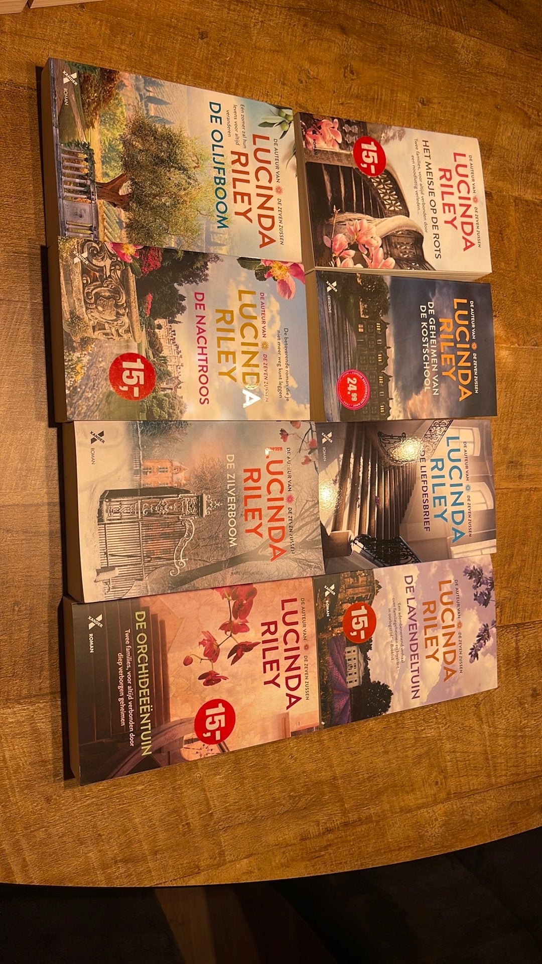 Lucinda Riley, Ophalen of Verzenden, Zo goed als nieuw