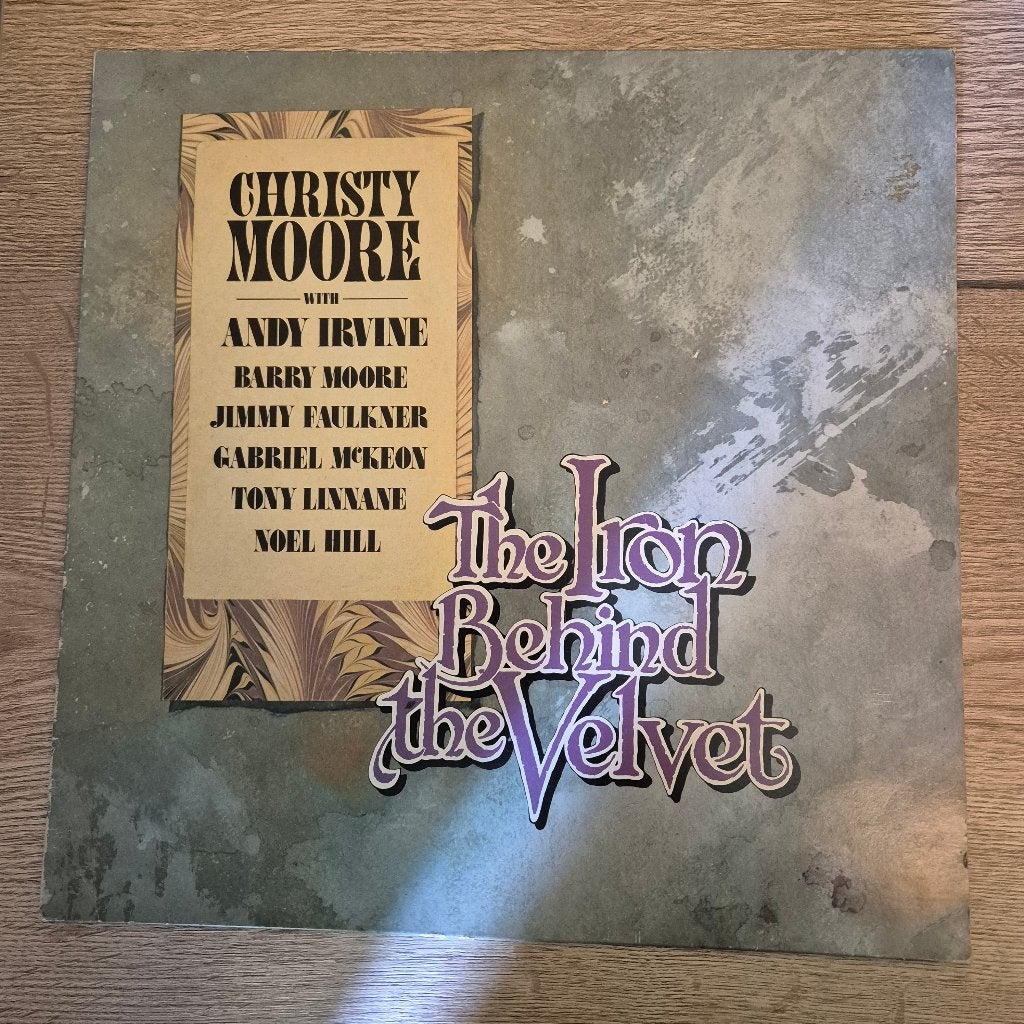 Christy Moore | The Iron behind the Velvet - LP, Inclusief binnenhoes, Ophalen of Verzenden, Gebruikt, 12 inch