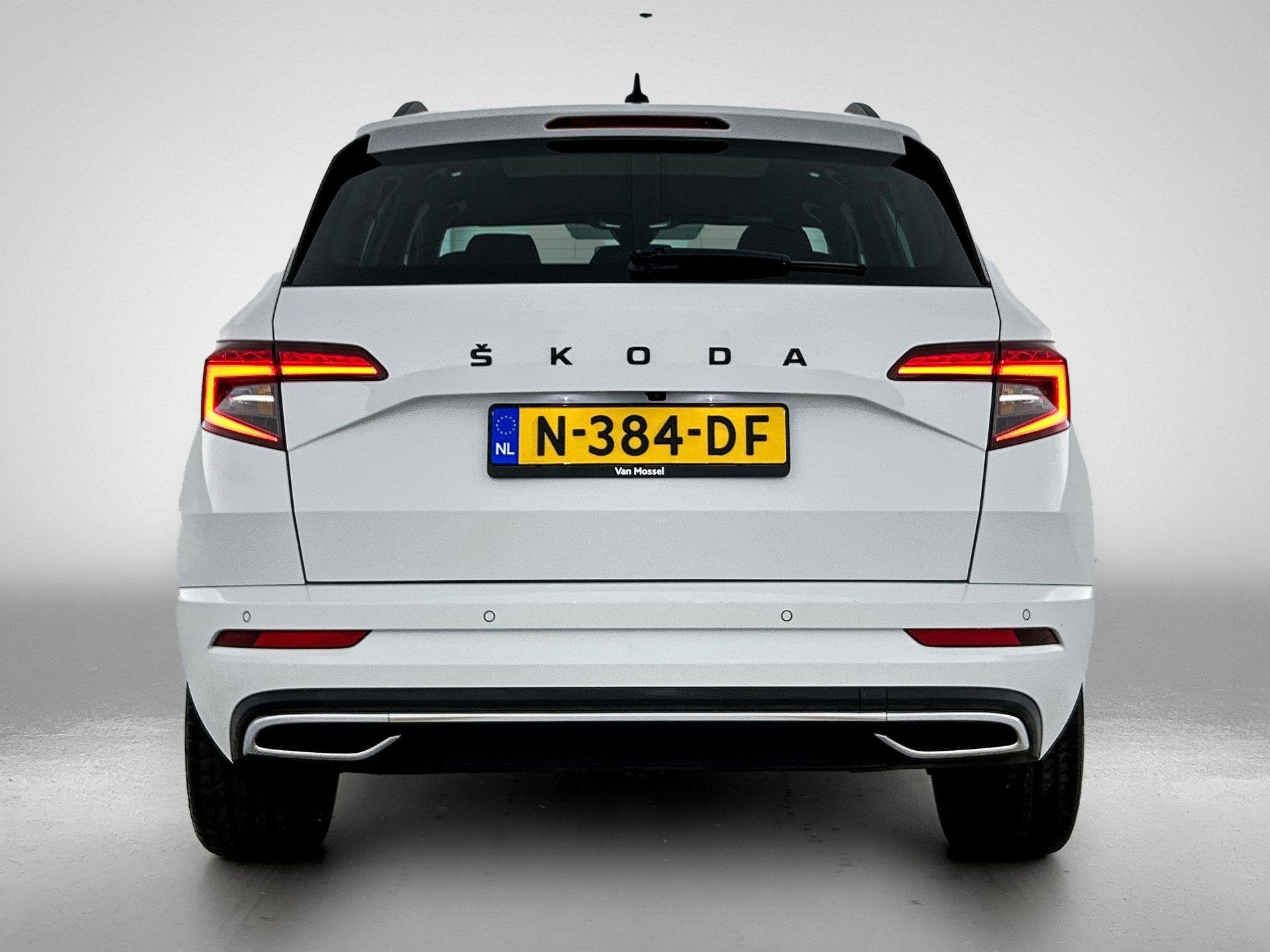 Skoda Karoq 1.5 TSI ACT Sportline Business | PANORAMADAK | S, 12 maanden, Stof, 4 cilinders, Wit