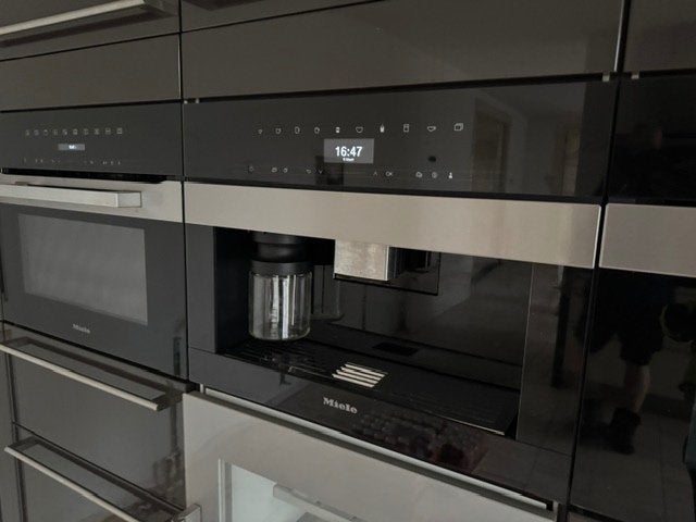Mieke inbouw koffiemachine - Bonenkoffie & Cappuccino, 10 kopjes of meer, Koffiemachine, Koffiebonen, Zo goed als nieuw