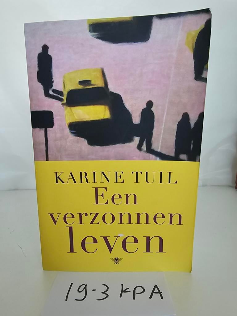 Karine Tuil - Een verzonnen leven, Ophalen of Verzenden