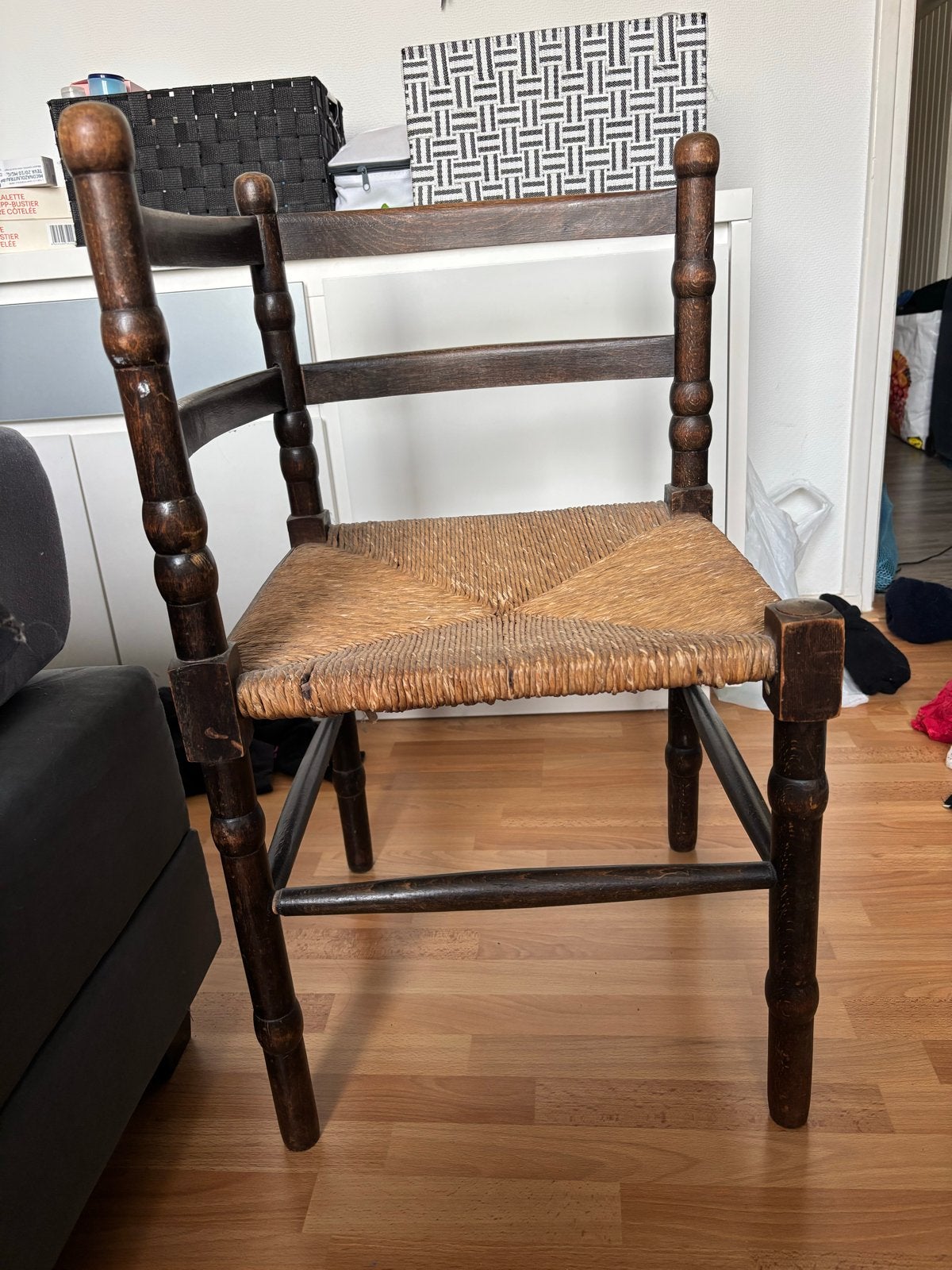 Vintage houten stoel met rieten zitting, Ophalen