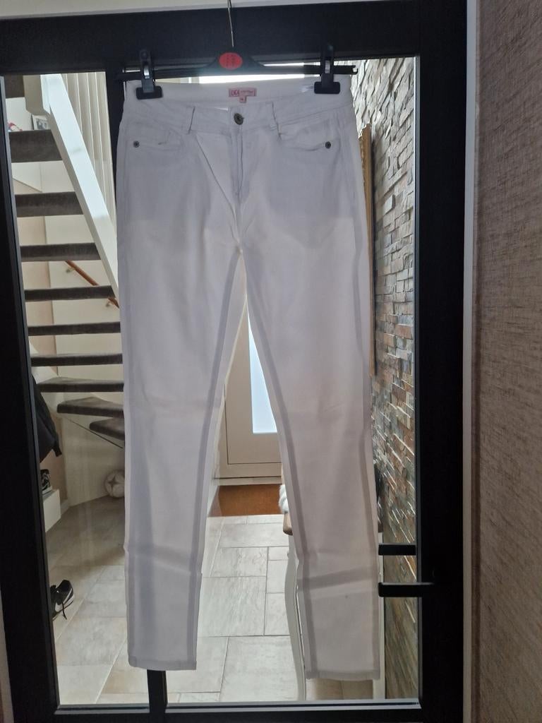 Te koop witte damesbroek, maat 38, merk Didi., Maat 38/40 (M), Wit, Didi, Ophalen of Verzenden