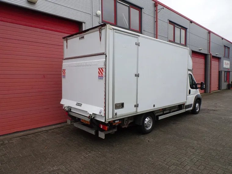 Peugeot Boxer Bakwagen met Laadklep Dhollandia, Ophalen