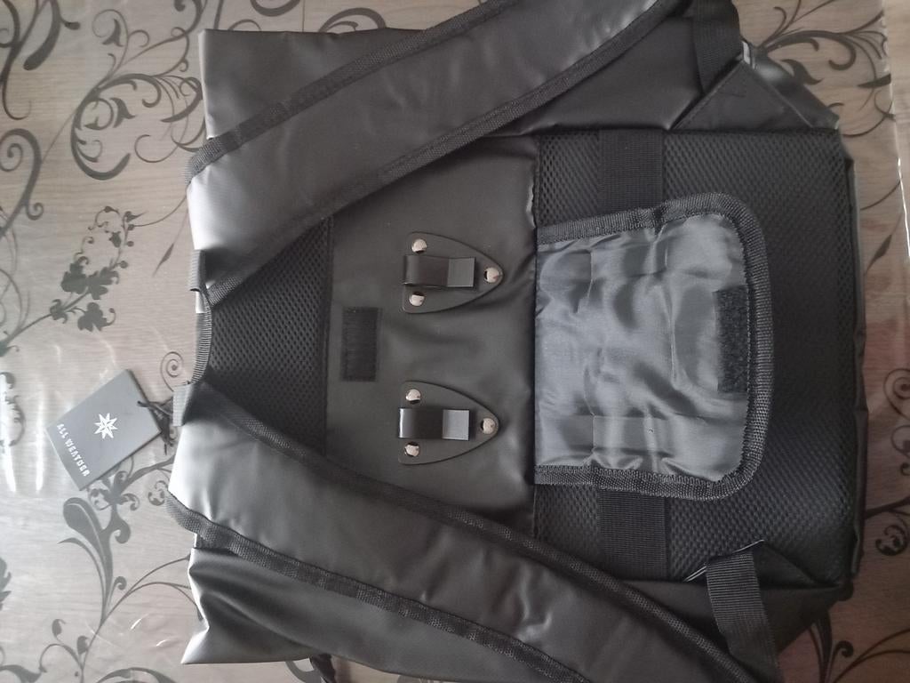 Nieuwe rugzak met bagage drager haken, Fietsen en Brommers, Fietsaccessoires | Fietstassen, Ophalen of Verzenden, Nieuw