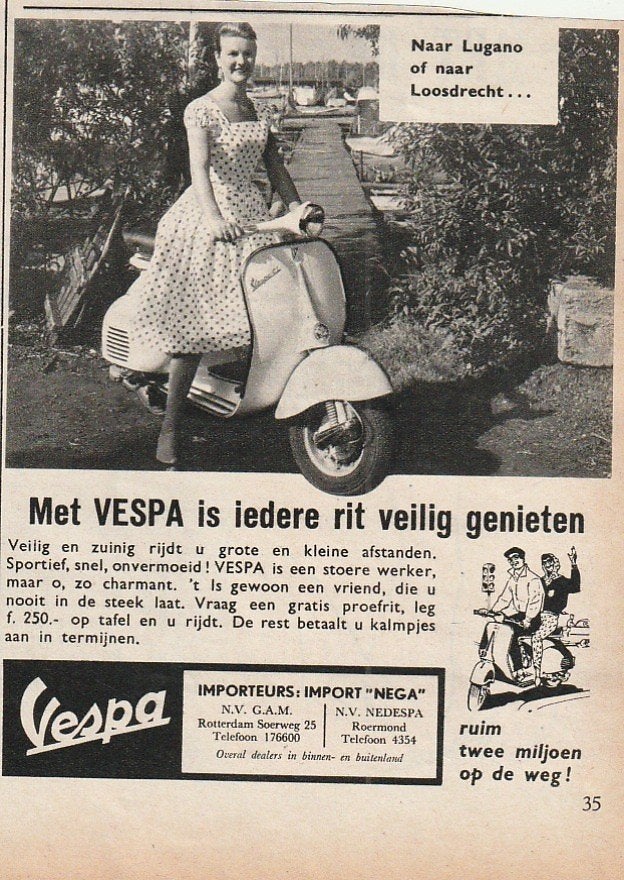 Retro reclame 1960 Vespa scooter brommer veilig genieten, Verzenden, Overige typen