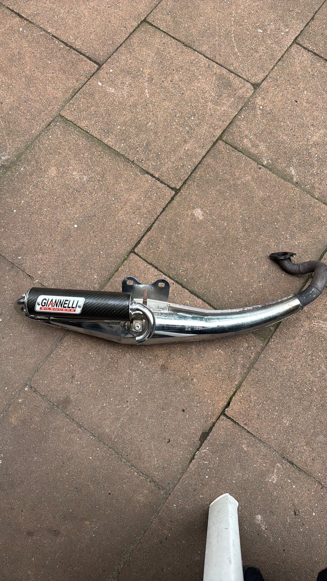 Gianelli terugloop uitlaat zeer goede staat, Ophalen, Zo goed als nieuw, Uitlaat