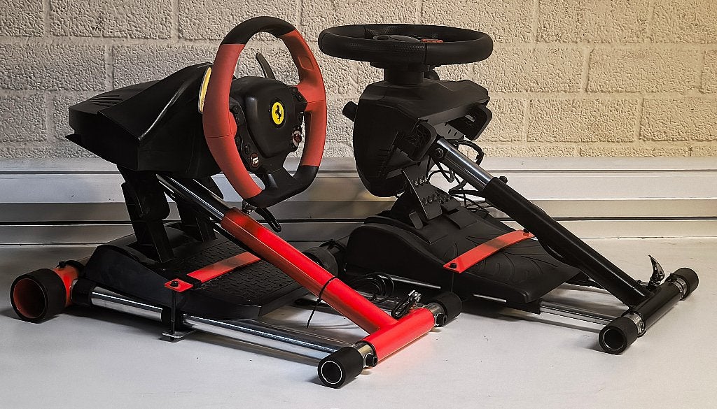 2 x Wheel Stand Pro met Stuur en Pedalen, bieden vanaf €72, Spelcomputers en Games, Houder/standaard, Gebruikt, Inklapbaar, Ophalen