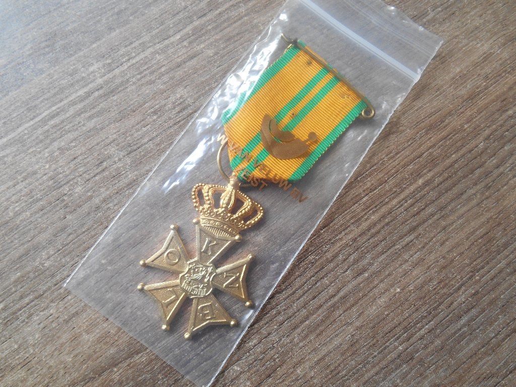 Vierdaagse medaille 2de keer, Ophalen of Verzenden, Landmacht, Nederland, Lintje, Medaille of Wings