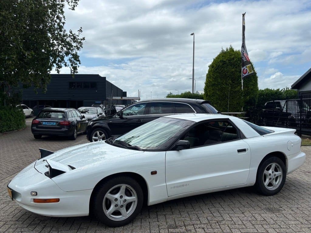 Pontiac Firebird 3.4 SE V6 Wit 1994 Handgeschakeld Apk 2028, foto 8