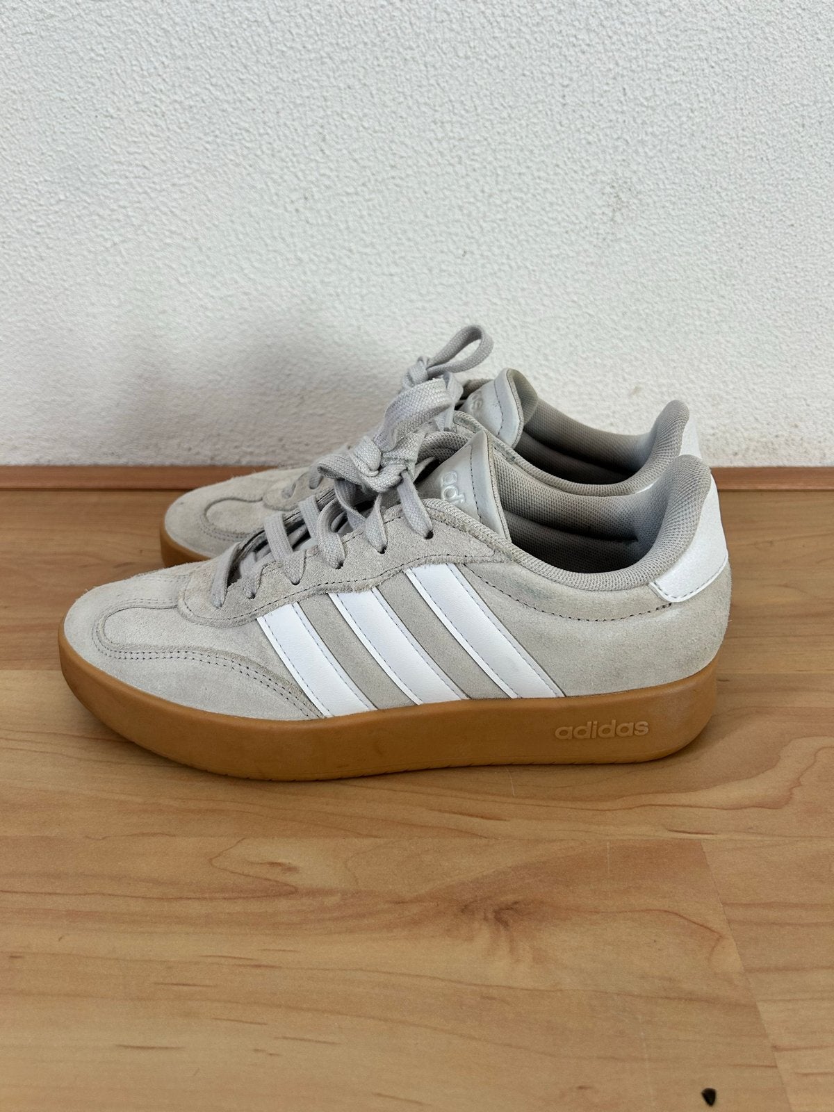 Adidas Barreda sneakers maat 40 zo goed als nieuw, Ophalen of Verzenden, Zo goed als nieuw, Overige kleuren, Sneakers of Gympen