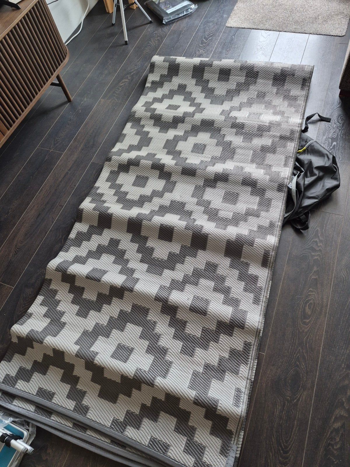 Grijs-wit buitenkleed met geometrisch patroon, Ophalen, Zo goed als nieuw