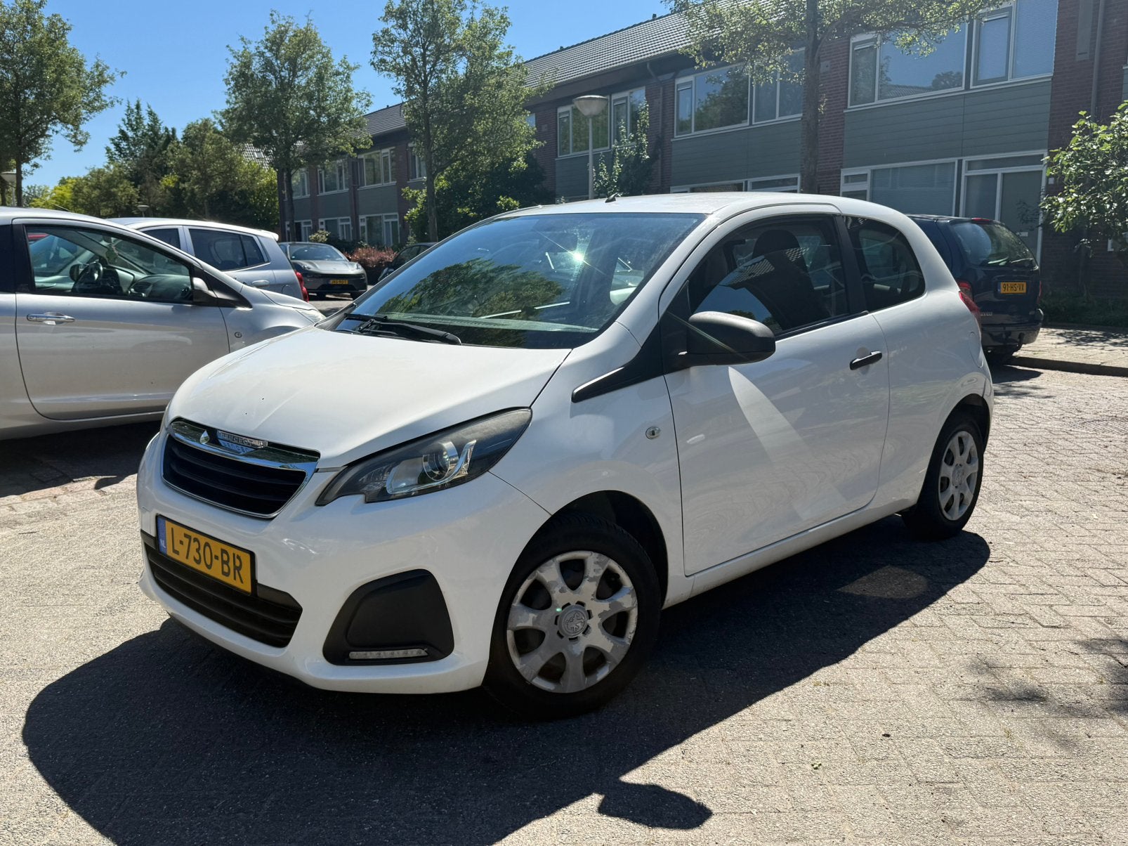 Peugeot 108 1.0 12V E-vti 51KW 3 deurs 2016 Wit, Auto's, Peugeot, Voorwielaandrijving, 4 stoelen, Wit, 24 km/l