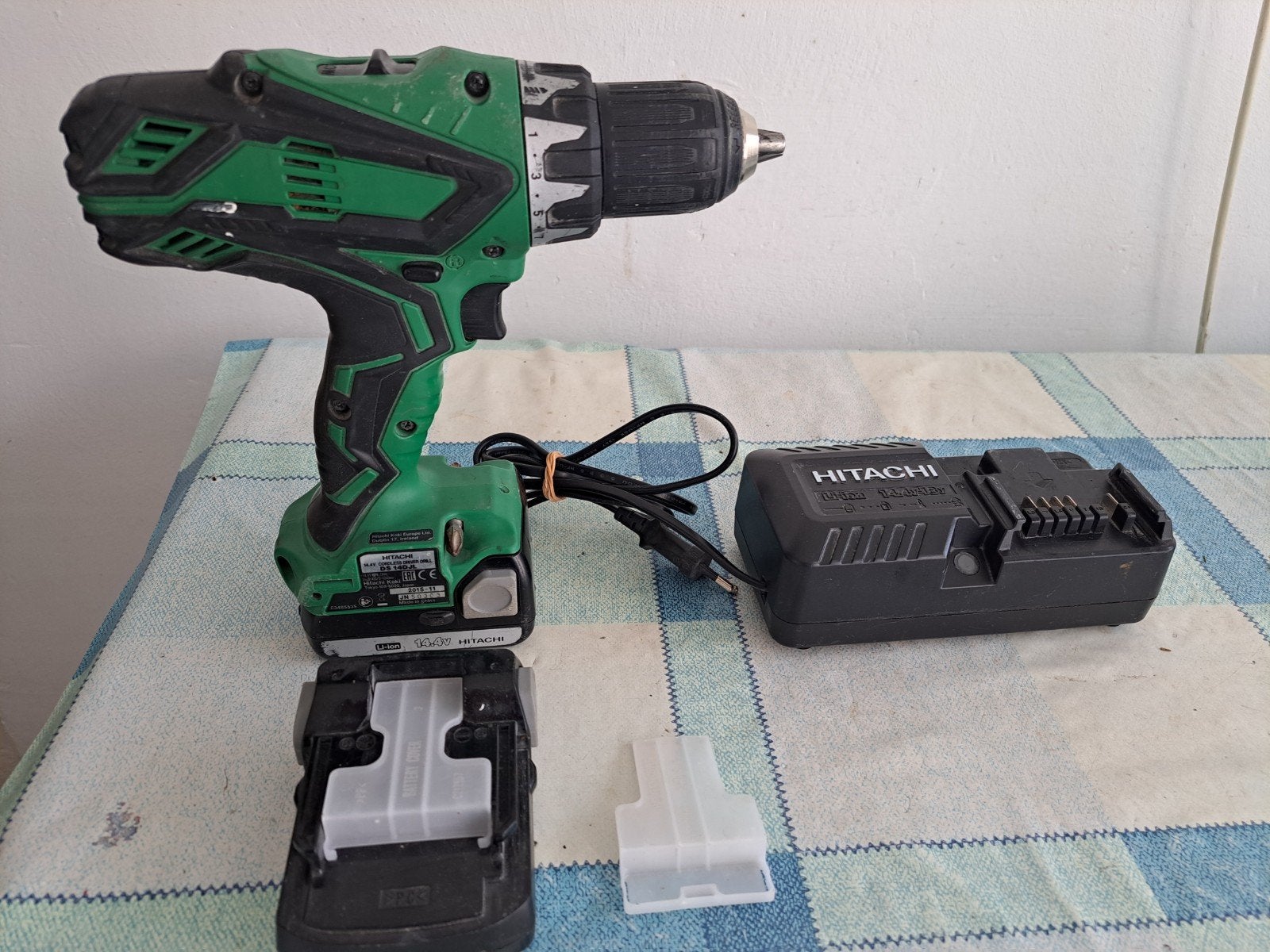 HITACHI 14.4 V Li-ion accuboormachine, Ophalen of Verzenden, Zo goed als nieuw, Minder dan 400 watt, Boor- en Schroefmachine