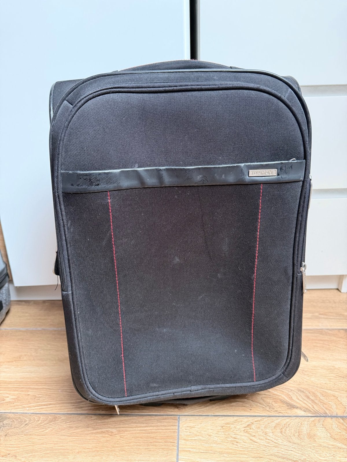 Zwarte reiskoffer met wieltjes en uitschuifbare handgreep, Sieraden, Tassen en Uiterlijk, Koffers, Ophalen, Gebruikt, 50 tot 60 cm