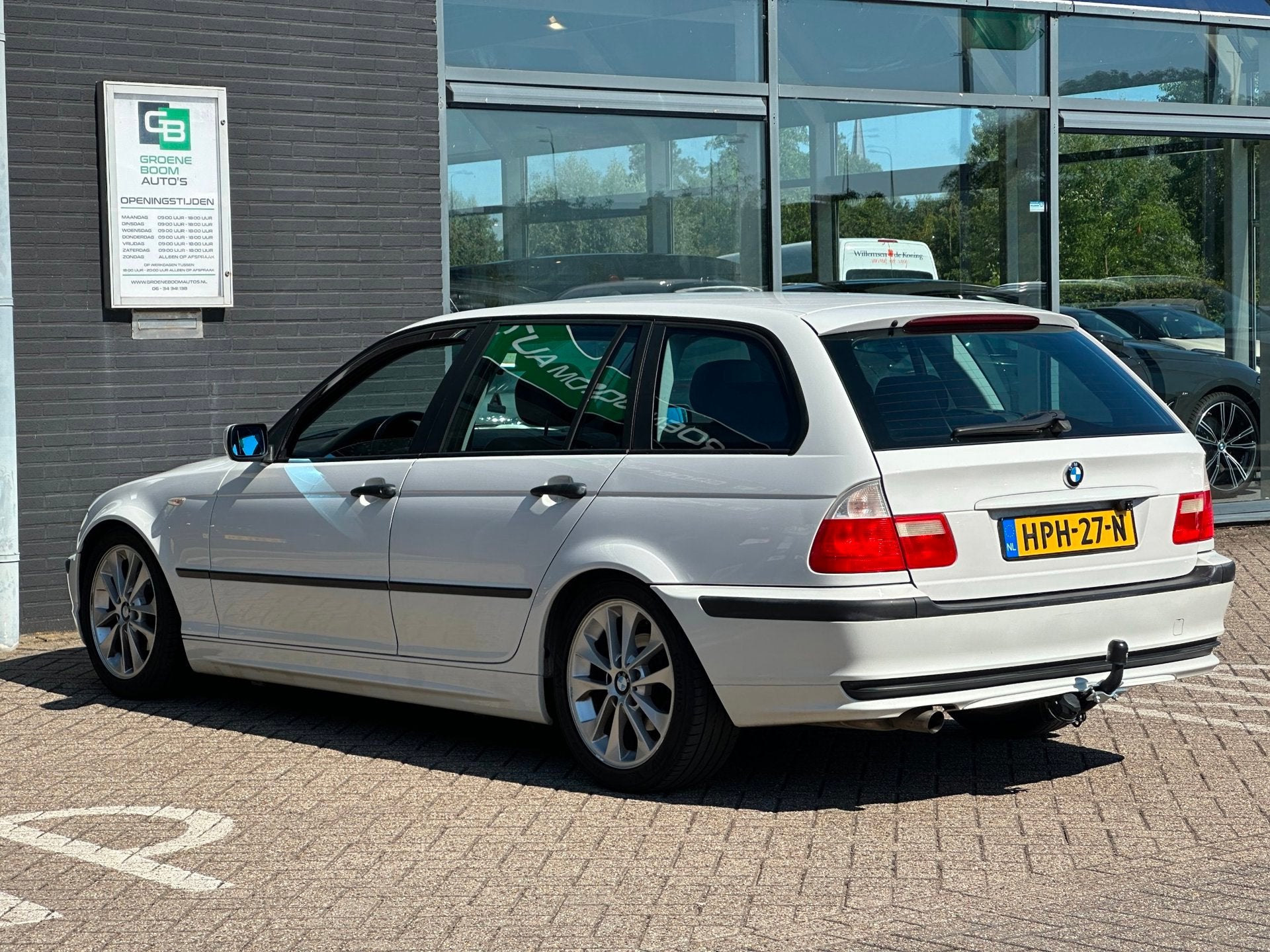 BMW 3-serie Touring 318i/APP-CONNECT/CAMERA/SCHUIFDAK/NAVI/N, Auto's, 13 km/l, 4 cilinders, Leder en Stof, Handgeschakeld