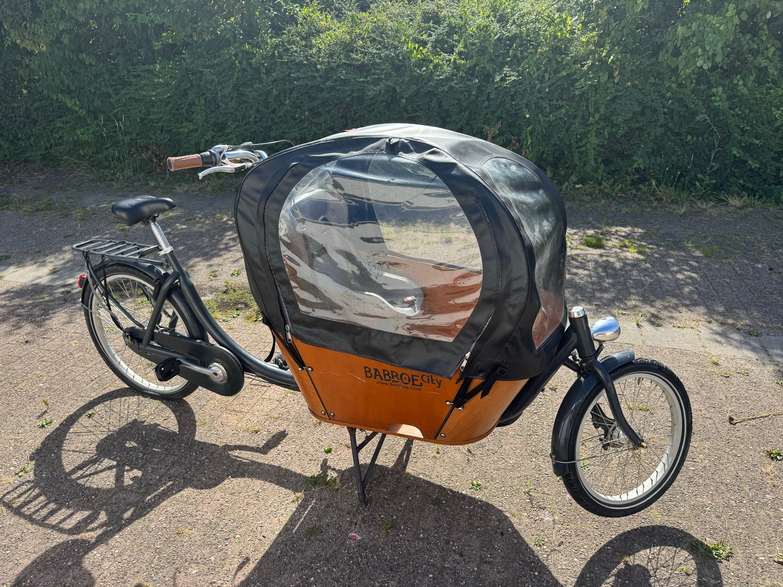 Babboe City bakfiets met huif babyzitje schelp maxi cosi, Fietsen en Brommers, Fietsen | Bakfietsen, Gebruikt, Huif, 2 kinderen