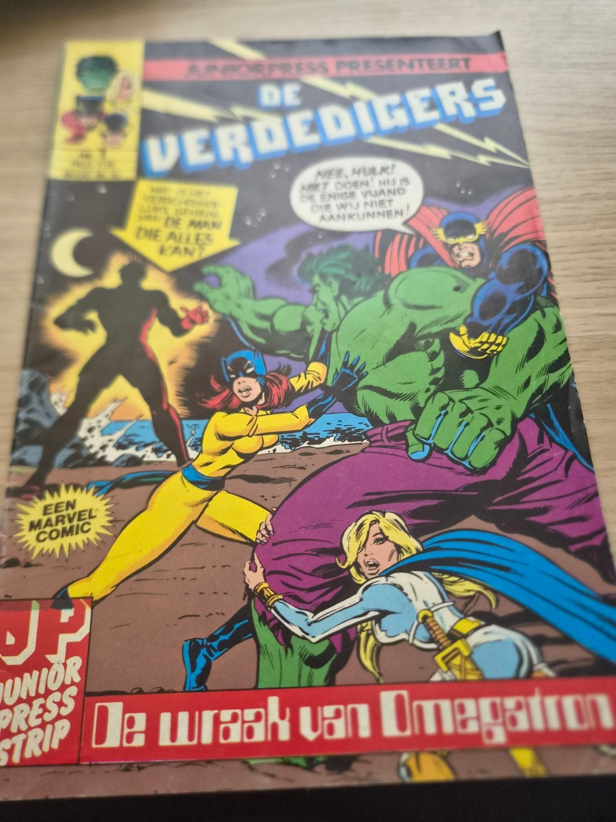 De Verdedigers: De Wraak van Omegatron - Junior Press Strip, Eén stripboek, Ophalen of Verzenden, Gelezen, Diverse Marvel auteurs