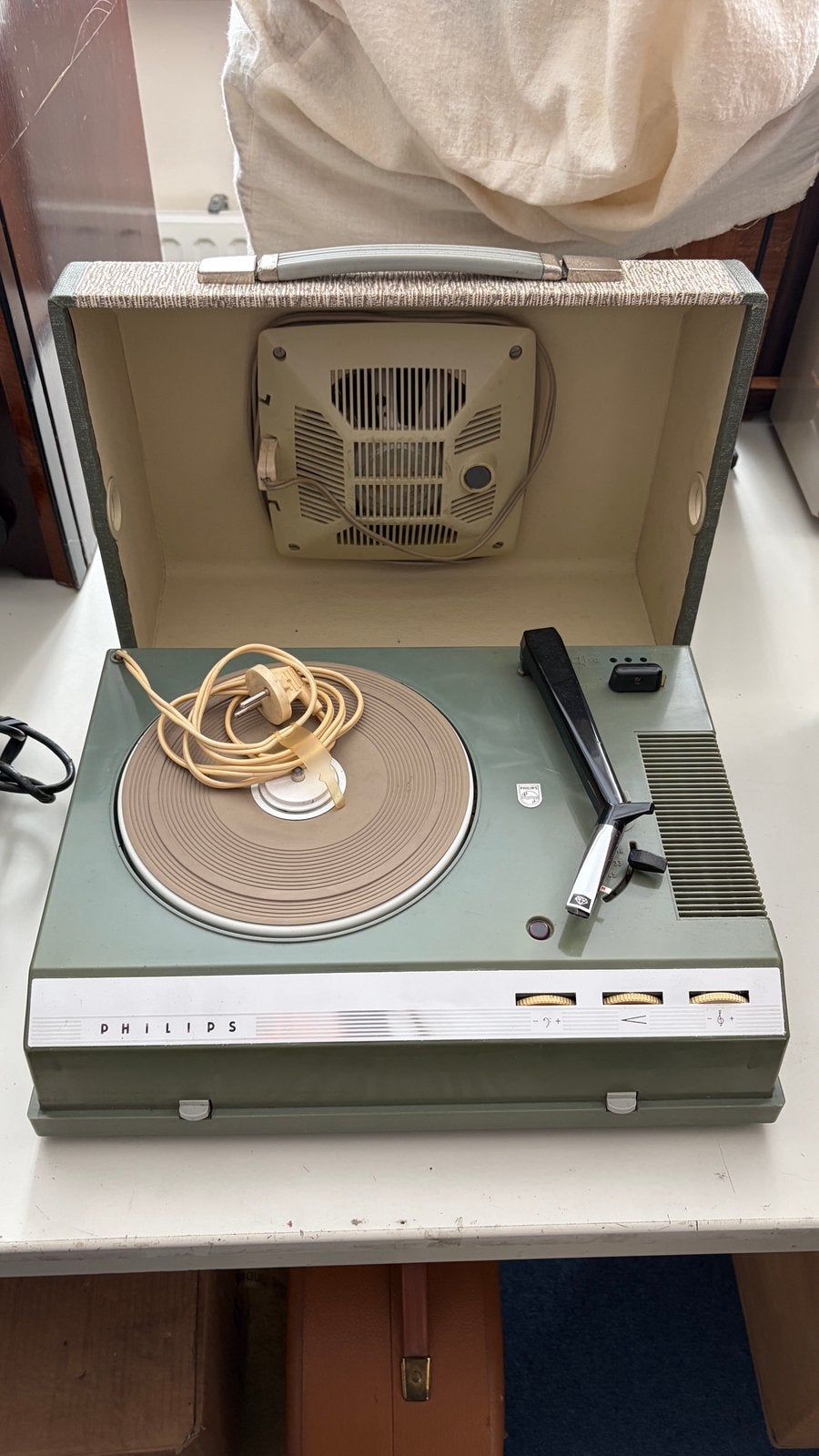 Philips platenspeler - ingebouwde speaker, Ophalen, Zo goed als nieuw, Philips