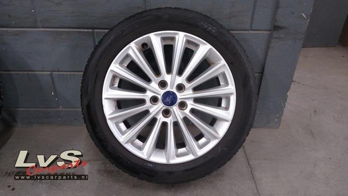 Velg + Band van een Ford Focus, Auto-onderdelen, Banden en Velgen, Gebruikt, -, -, Ophalen of Verzenden