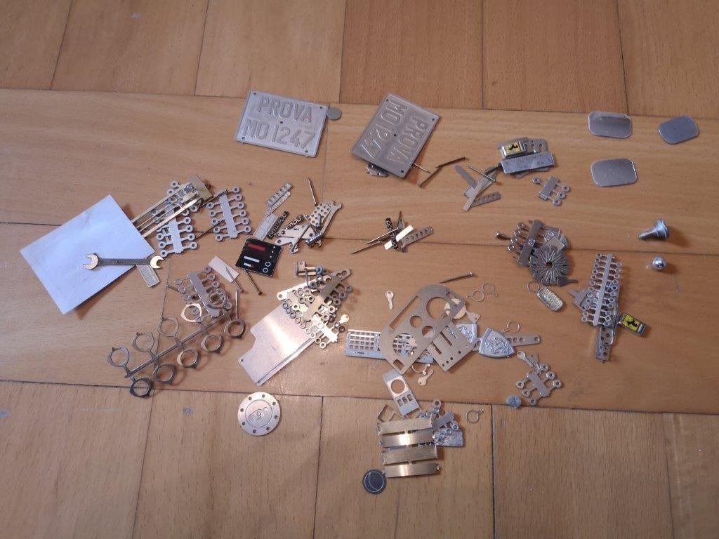 Reserveonderdelen van metalen stukken voor Pocher Testarossa, Ophalen of Verzenden, Zo goed als nieuw, 1:5 t/m 1:8, Auto