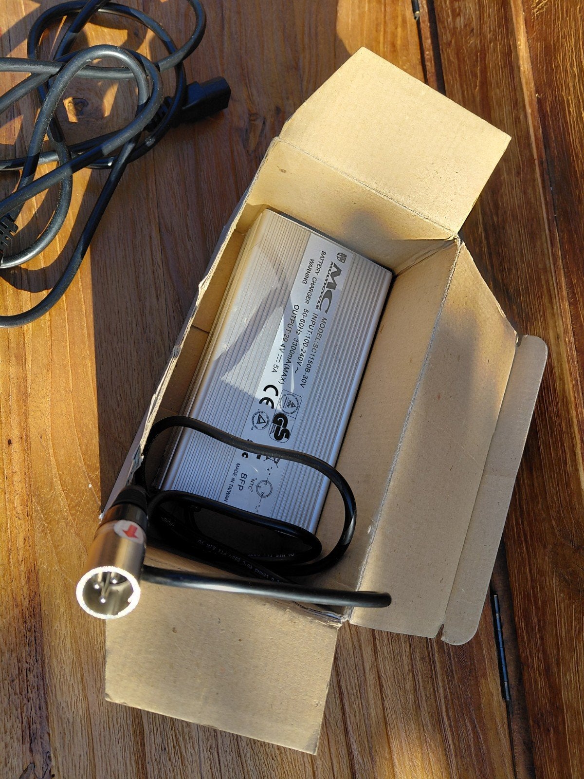 Multicycle acculader 3-pins - Model SC1150B-30V, Ophalen of Verzenden