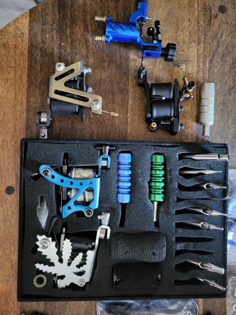 Tattoo beginners set, Ophalen of Verzenden, Zo goed als nieuw, Meerdere media, Kunst en Creatief