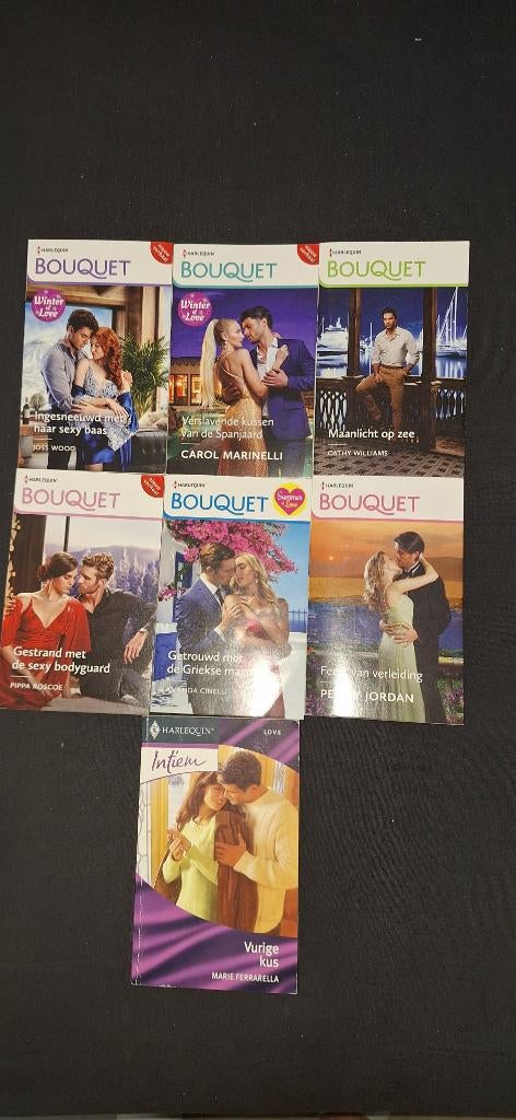 12 Harlequin boekjes, Boeken, Ophalen of Verzenden, Gelezen