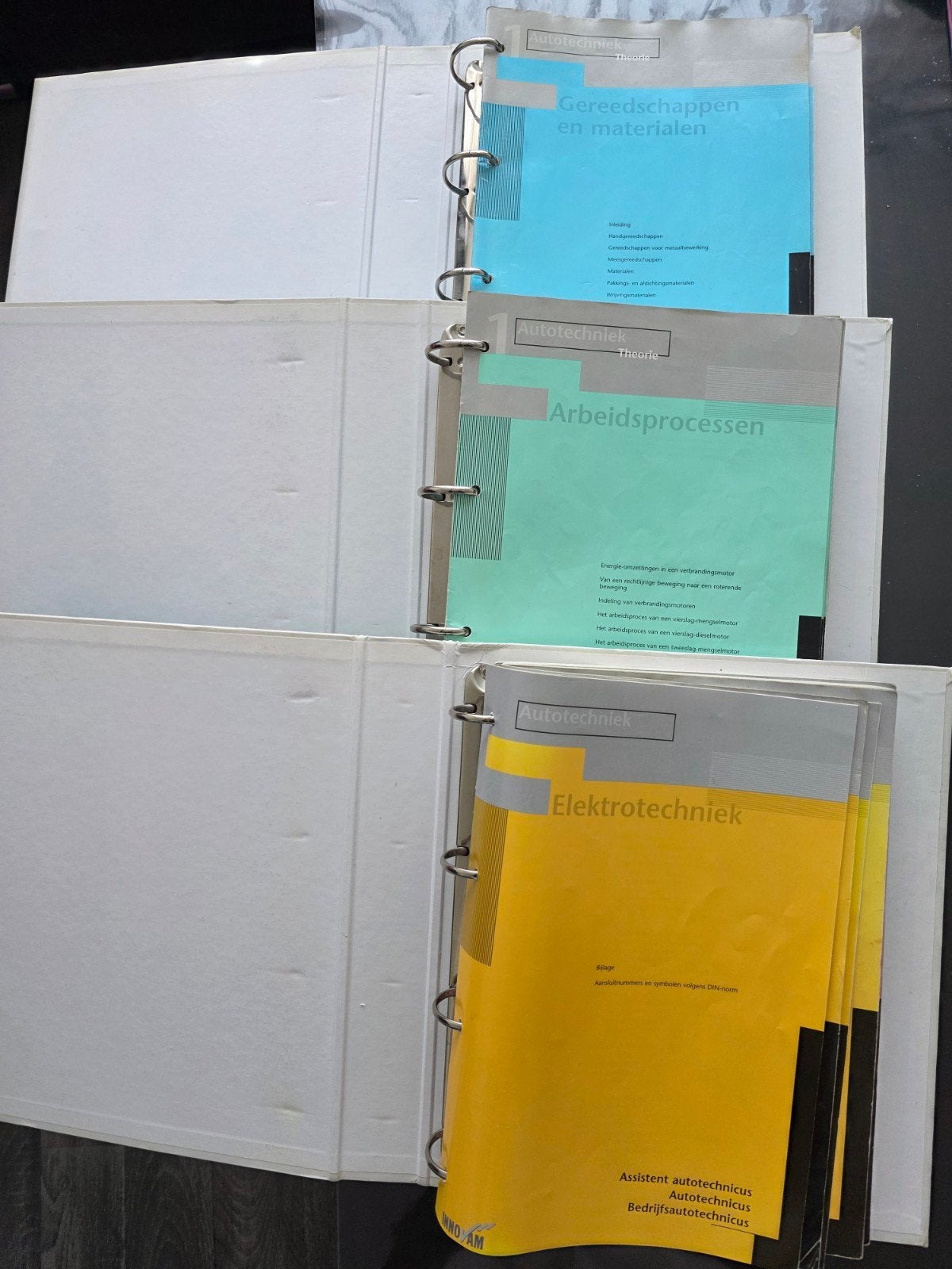 Inovam boeken 1e en 2e monteur MBO autotechniek, Boeken, Ophalen of Verzenden, Gelezen, MBO