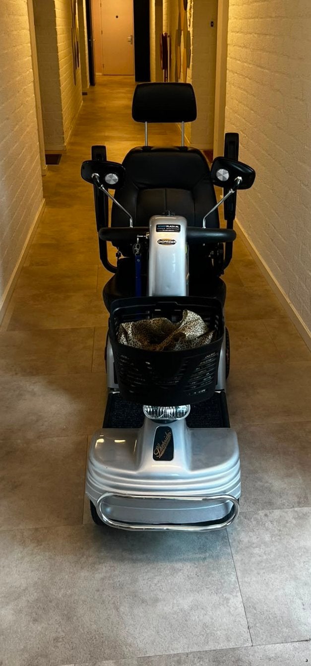 Scootmobiel SHOPRIDER zilvergrijs, Ophalen, Zo goed als nieuw, Shoprider