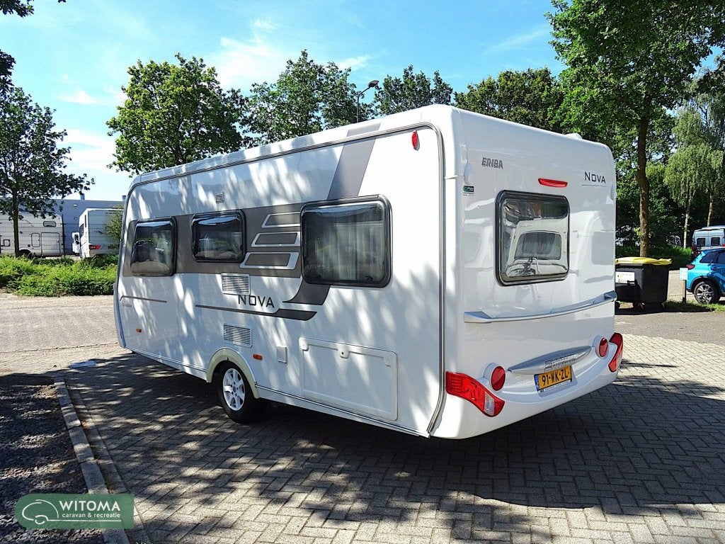 Eriba Nova Luxus Line 465 complete uitvoering, Rondzit, Bedrijf, Overige typen, 5 tot 6 meter