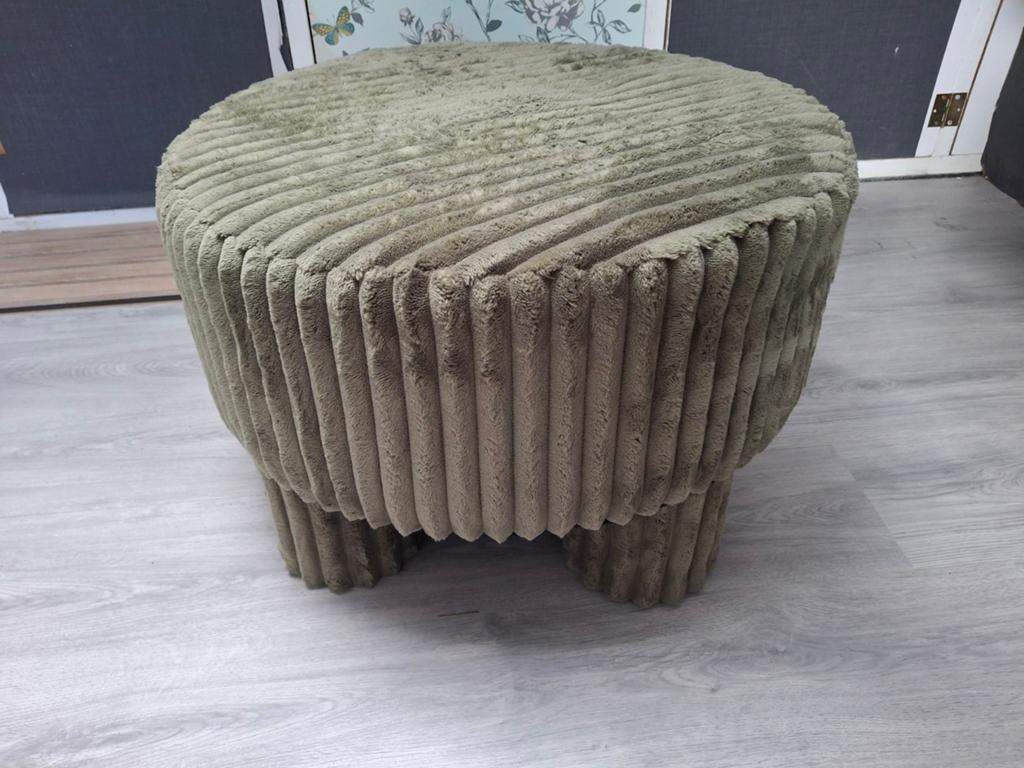 Nieuwe groene poef, Ophalen, Nieuw, 50 tot 75 cm, 50 tot 75 cm